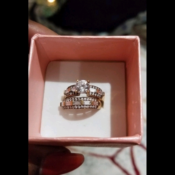 10K GOLD WEDDING RING SET - Picture 2 of 4